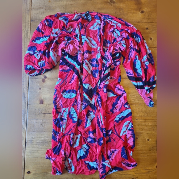 Express Beach Cover up - Picture 3 of 4